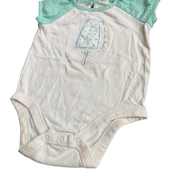 GAP baby onesie - size 6-12 months - Picture 2 of 5
